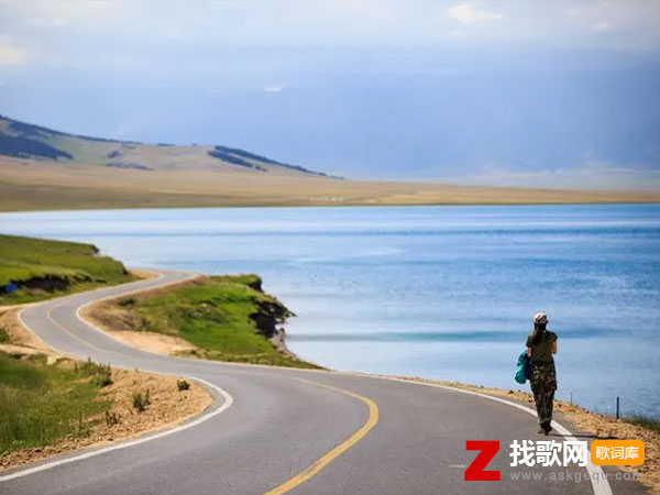 你轻轻地走过那在风雨花丛中是什么歌，《最美的瞬间》歌曲介绍